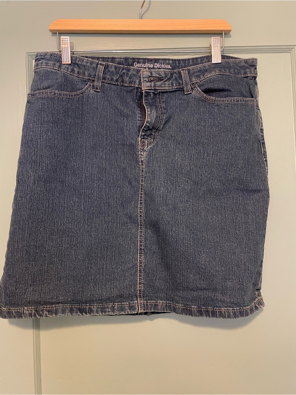 Dickies women’s denim straight knee length dark blue skirt size 12